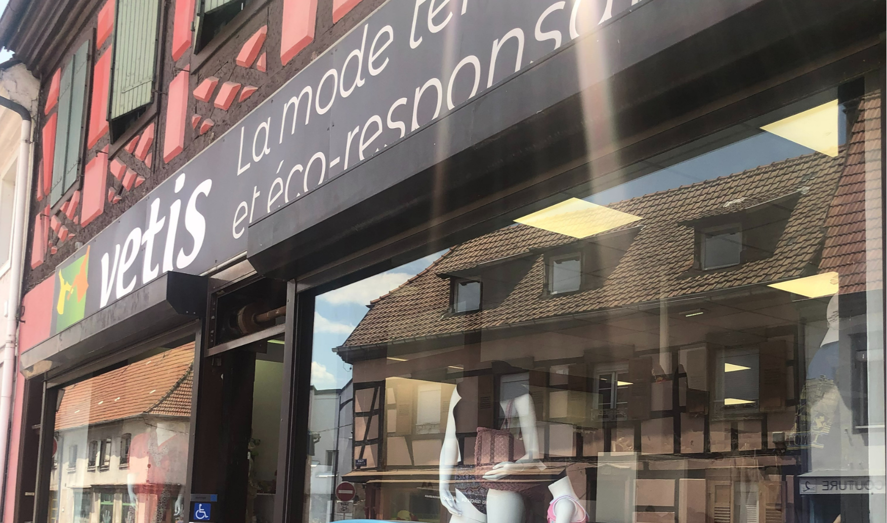 Jouets et vêtements de seconde main : une association renforcée entre Vetis et Carijou !
