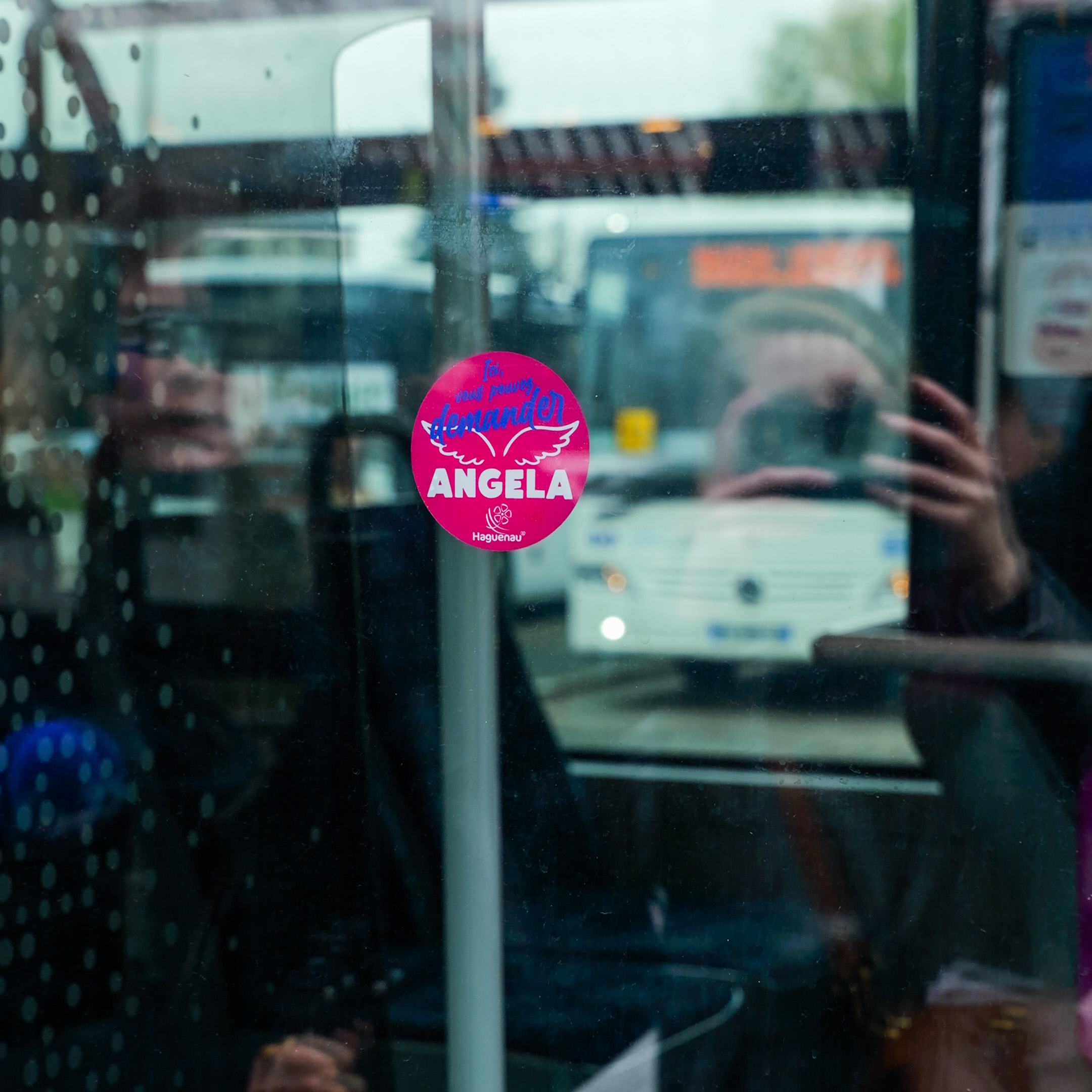 Angela vignette bus